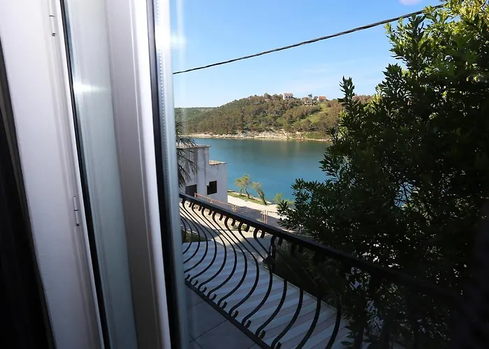 Appartement By The Sea Novigrad - 14028 *